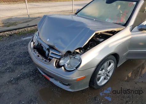 2008 Mercedes-Benz Clk 350 из США, поврежденный, VIN WDBTK56F28F252498